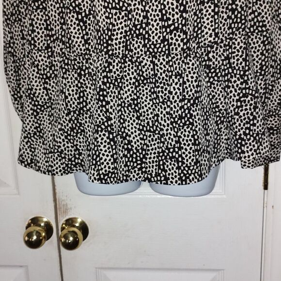 Who What Wear Plus Size Long Sleeve Asymmetric Button peplum Blouse Sz 16 - Picture 2 of 8